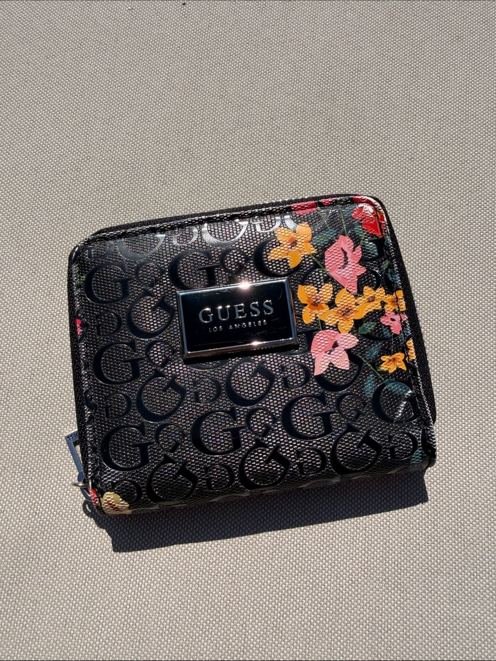 GUESS Black Floral Logo Zip Wallet